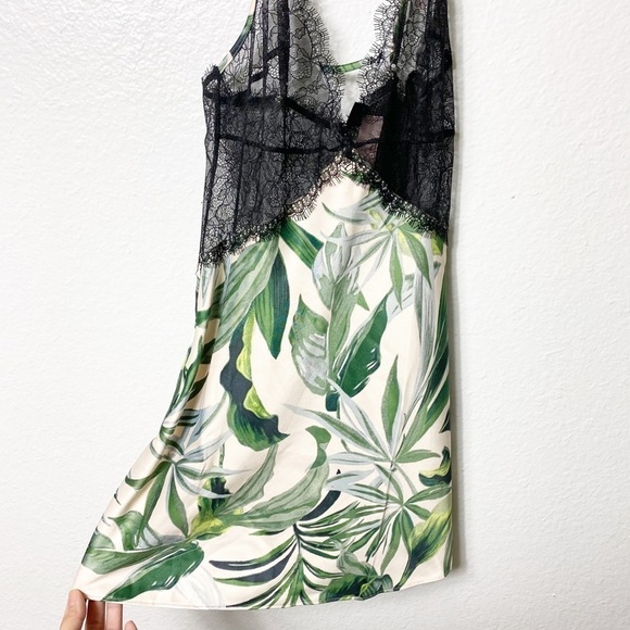 Victoria's Secret Leaf Print Lace Lingerie… - Picture 9 of 10